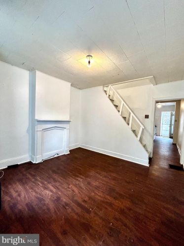 14 Mayers Ct, Trenton, NJ 08611-3311