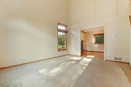 1360 Knottingham Dr, Gurnee, IL 60031-5632