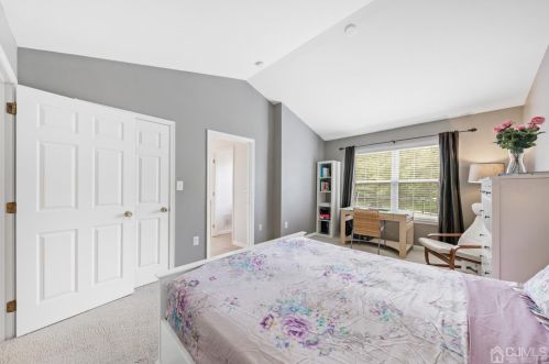 203 Cricket Hill Cir, Princeton NJ  08540-9010 exterior