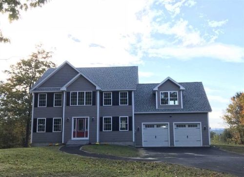 163 Rolling Hill Dr, Weare, NH 03281-5543