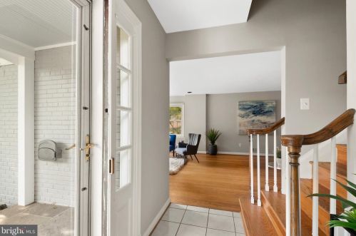 1423 Crestridge Dr, Silver Spring MD 20910-1535 exterior