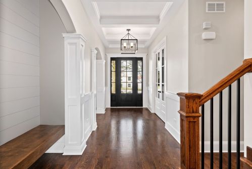 323 Elmwood Dr, Naperville, IL 60540-7206