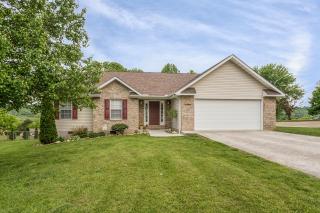 318 Gregg Rd, Powell, TN 37849-3419
