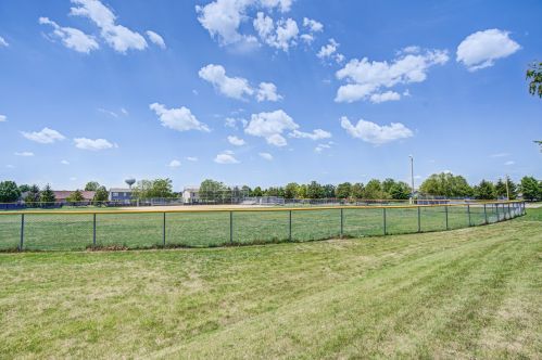 1228 Alta Vista Dr, Pingree Grove IL  60140-2057 exterior