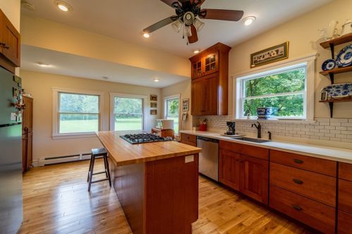 130 Nettles Ln, Franklin, PA 16323-4150