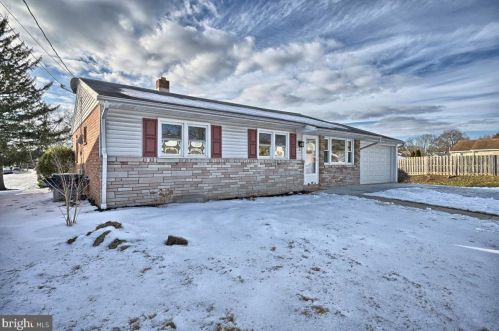 6 Chelsea Ln, Harrisburg, PA 17109-4533