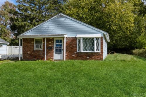 18 Dorset Dr, Trenton, NJ 08618-1535