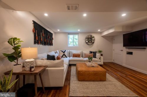 9907 Markham St, Silver Spring MD 20901-2233 exterior