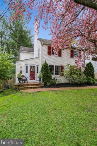 3514 Farragut Ave, Kensington, MD 20895-2132