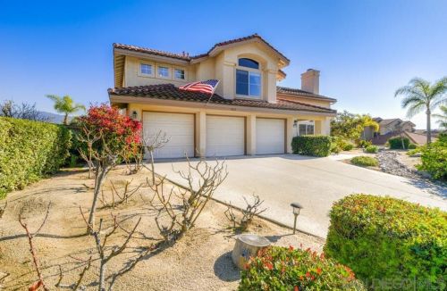 1819 Monarch Ridge Cir, El Cajon, CA 92019-3883