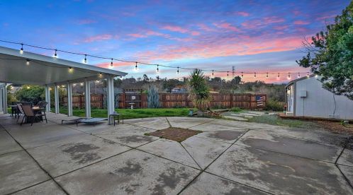 1939 Blake Ln, Valley Springs, CA 95252-9455