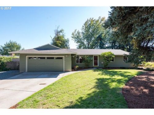 8950 Pinebrook Ct, Portland, OR 97224-5841