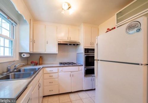 6 Dorann Ave, Princeton NJ  08540-3906 exterior