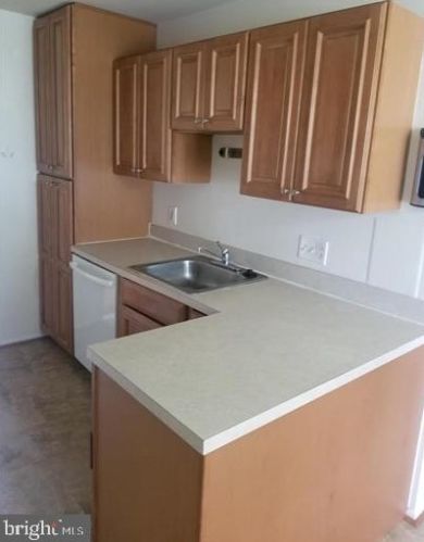 8127 Greeley Blvd, Springfield VA  22152-3041 exterior