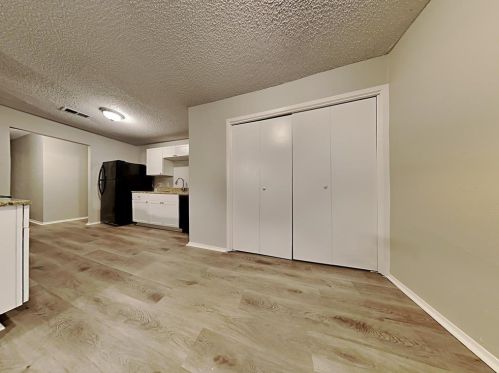 704 Circleview Dr, Midlothian TX  76063-2148 exterior
