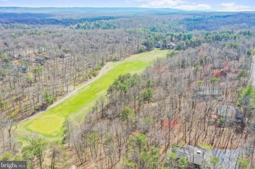 208 Pathfinder Ln, Hedgesville WV  25427-6160 exterior