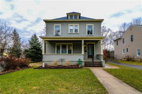 21 High St, Metuchen, NJ 08840-2312