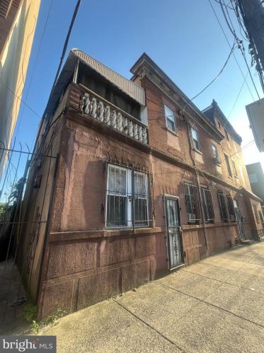 1801 16 St, Philadelphia PA  19145-2202 exterior