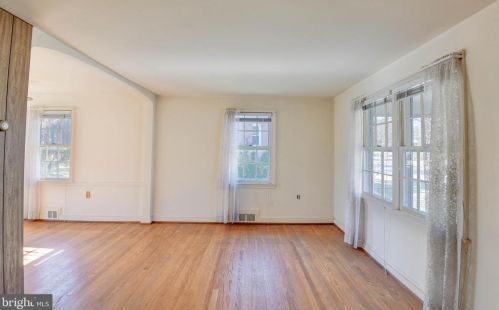 1906 August Dr, Silver Spring MD 20902-4034 exterior