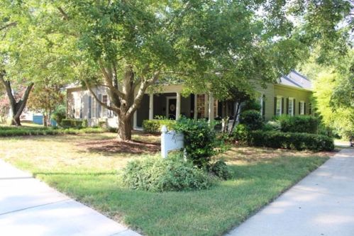 6 Kings Mountain St, York, SC 29745-1127