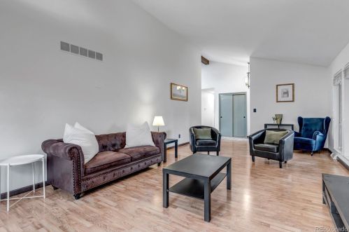 8022 Hinsdale Pl, Englewood CO  80112-1829 exterior