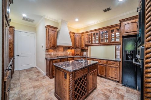 7000 Mossycup Ln, Fort Worth TX  76182-3674 exterior