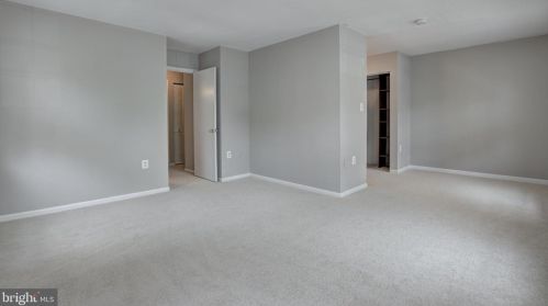 5601 Castlebury Ct, Springfield VA  22015-1883 exterior