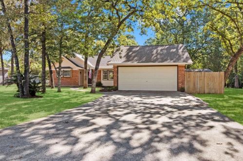 111 Butlers Ct, Conroe TX  77385-7906 exterior