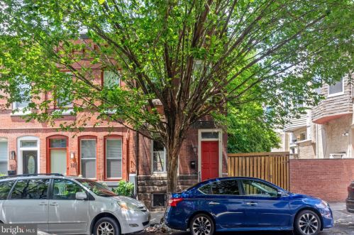 886 27th St, Philadelphia, PA 19130-1832