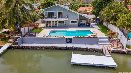 6847 Niumalu Loop, Honolulu HI  96825-1642 exterior