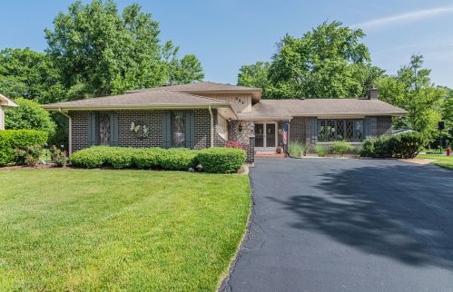 353 Woodbine Ct, Wood Dale, IL 60191-2525