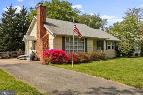 102 Webhannet Dr, Charles Town, WV 25414-5098
