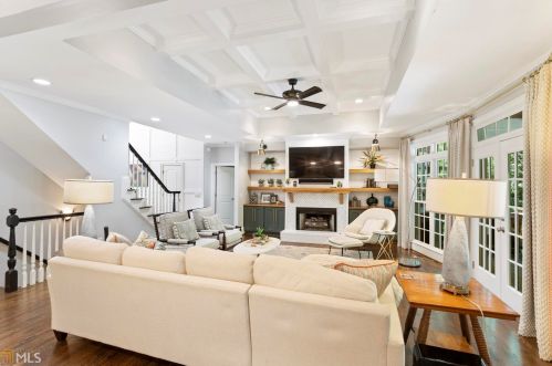 1500 Brookhaven Trce, Atlanta GA  30319-2557 exterior