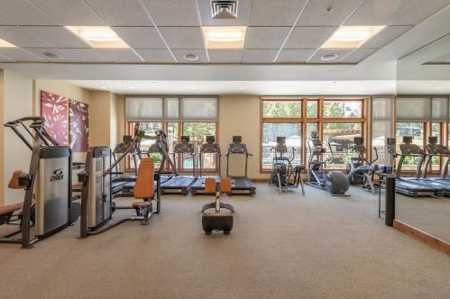 13031 Ritz Carlton Highlands Ct, Truckee CA  96161-4257 exterior