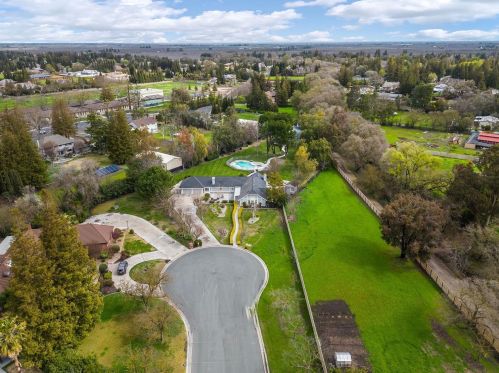 4975 Mosher Dr, Stockton, CA 95212-2400