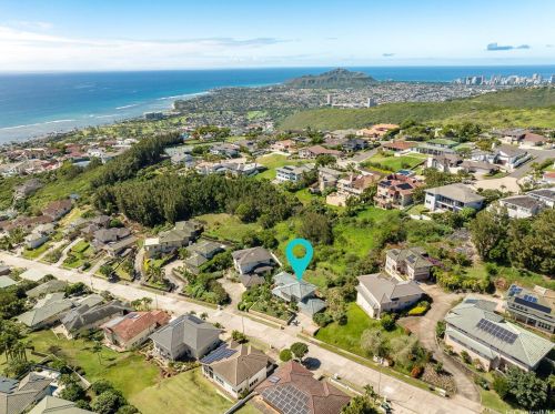 5576 Poola St, Honolulu HI  96821-1565 exterior