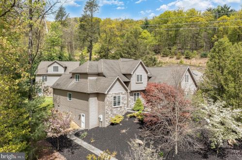 5125 Mountain Ridge Ln, Harrisburg, PA 17112-8436