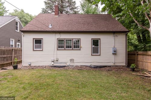 1092 4th St, Saint Paul, MN 55106-5341