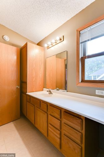 1061 Desoto St, Saint Paul MN  55130-3846 exterior