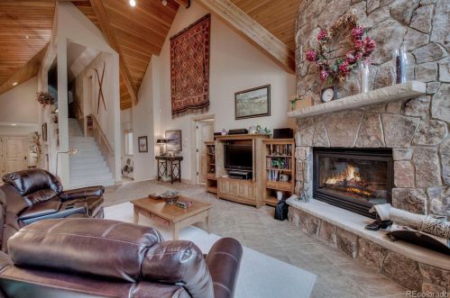 480 2 Cabins Dr, Silverthorne CO exterior