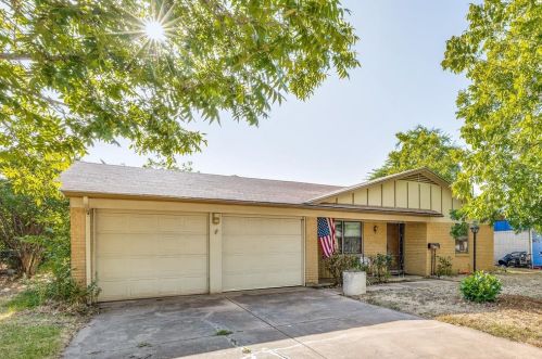 6709 Margaret Dr, Fort Worth, TX 76140-1321