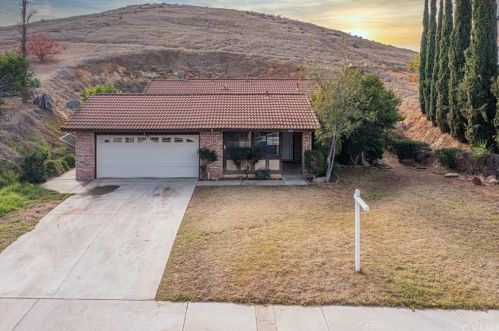 4874 Boardwalk Dr, Riverside, CA 92503-2935