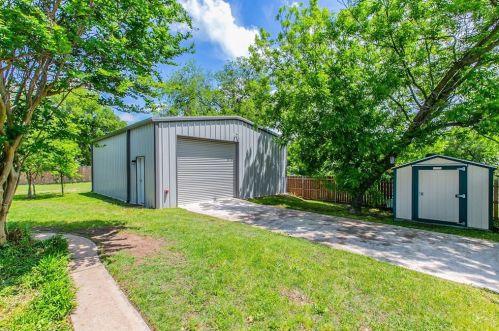 6108 Ridge Rd, Fort Worth TX  76135-1342 exterior