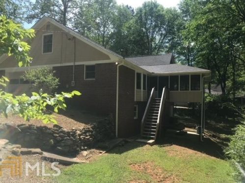 5921 Hayes Ln, Rex, GA 30273-1501