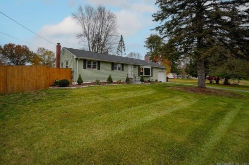 25 Marilyn Rd, Wapping, CT 06074-3425