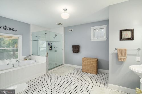 67 Euclid Ave, Haddonfield NJ 08033-2553 exterior