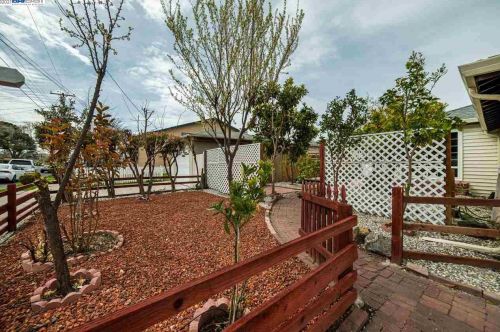 635 Andrews St, Livermore, CA 94551-2749