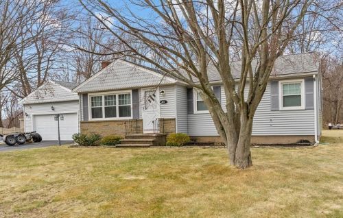 41 Mellon Rd, Warwick, RI 02889-8231