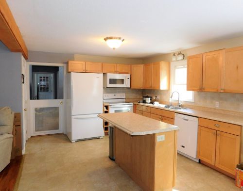 23 Boulder Rd, Hillsboro, NH 03244-4812