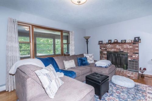 1890 Poquonock Ave, Windsor CT  06095-1234 exterior